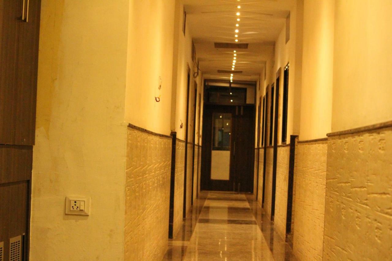 Super Hotel O Shri Shiva Palace Rāipur المظهر الخارجي الصورة
